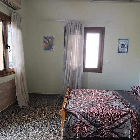 Rustic Bright Near Lefkanti レフカンディ・ハルキス