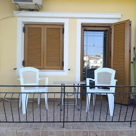 Rustic Bright Near Lefkanti *